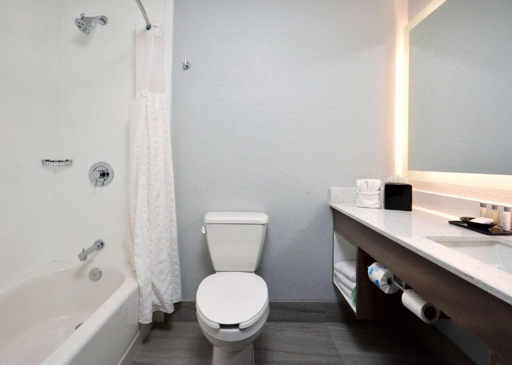 Brookstone Lodge near Biltmore Village, Ascend Hotel Collection Image 13